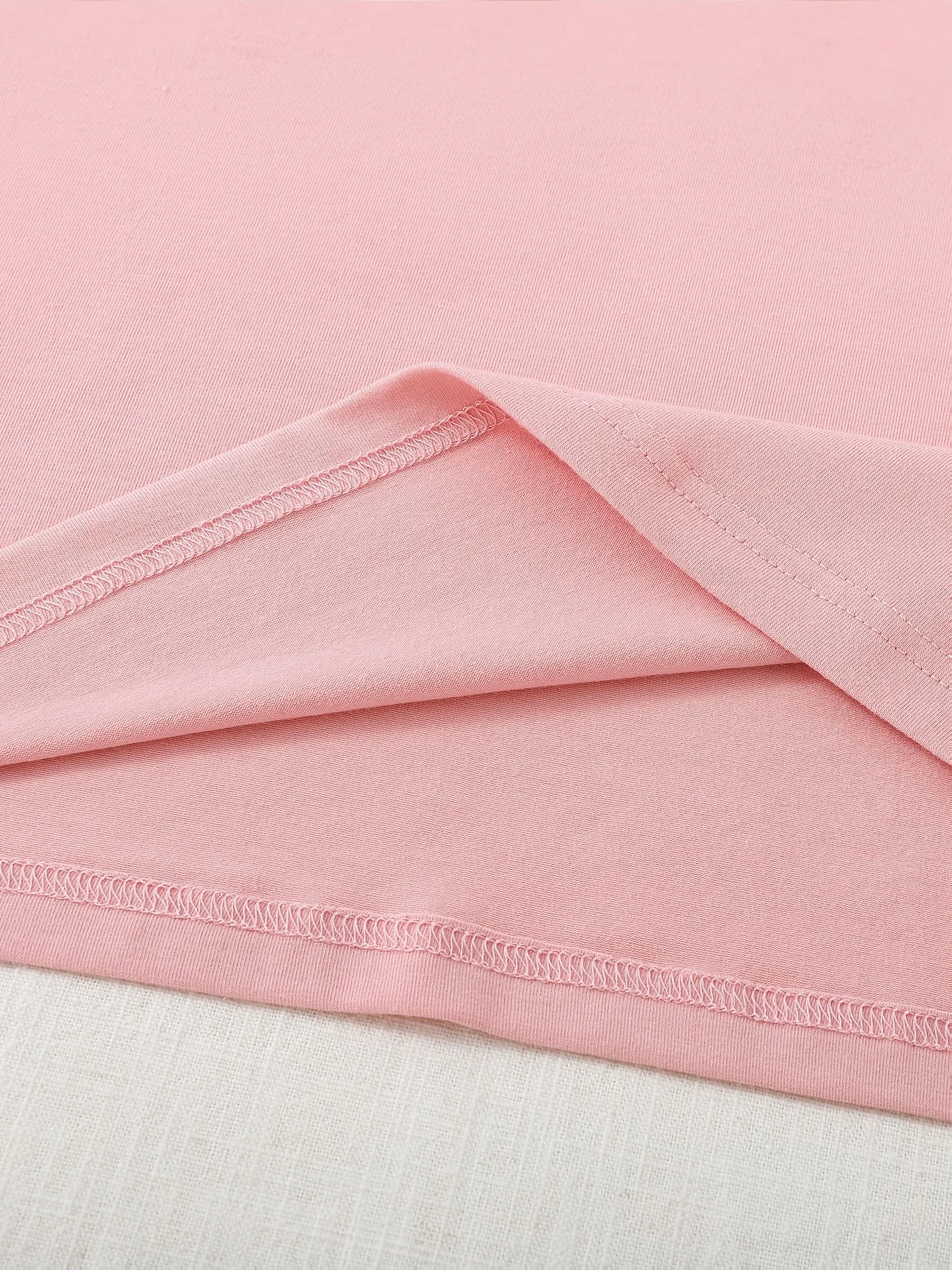 Pink Heart Pattern Teacher T-Shirt  Pink Heart and Apple Pattern Print Crew Neck Short Sleeve Top for Women Urban Style Printed